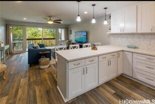 98-1074-1074 Komo Mai Dr in Aiea, HI - Building Photo