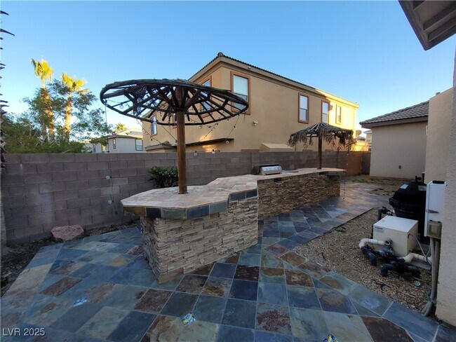 property at 7728 Villa De La Paz Ave