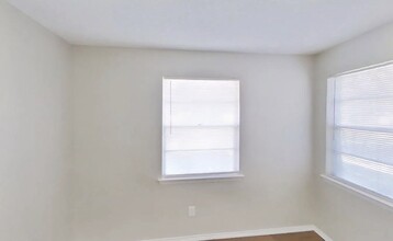 4447 Greenland Dr in Mesquite, TX - Foto de edificio - Building Photo