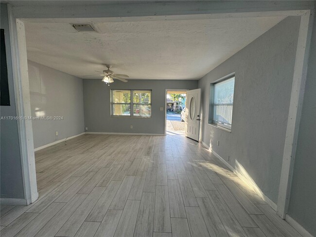 1324 NW 3rd Ave in Fort Lauderdale, FL - Building Photo - Building Photo