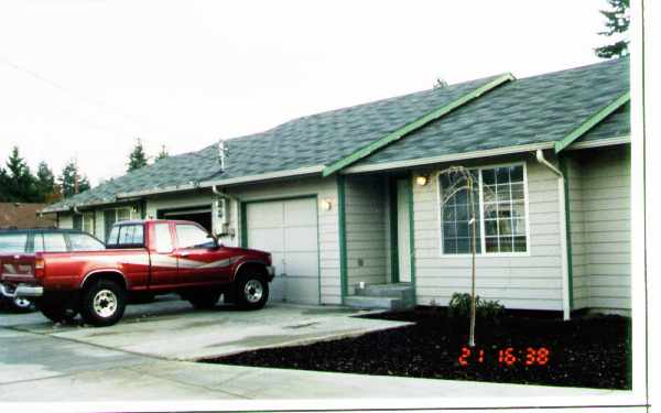 7722 51st Ave NE in Marysville, WA - Building Photo