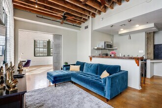 1039 Constance St in New Orleans, LA - Building Photo - Building Photo