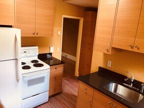 136 NW Florida Ave in Bend, OR - Building Photo - Building Photo