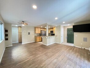 4013 Oakcrest Dr in San Diego, CA - Building Photo - Building Photo