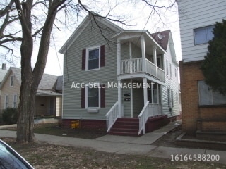 property at 944 Davis Ave NW