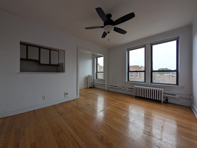 3346 N Marshfield Ave, Unit 410