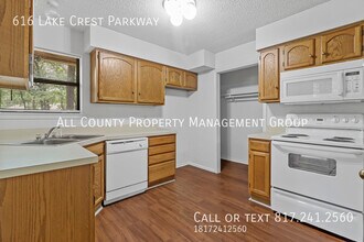 616 Lake Crest Pkwy in Azle, TX - Building Photo - Building Photo