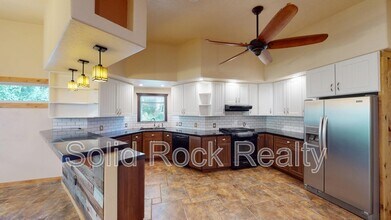 1701 Ivy Pl in Colorado Springs, CO - Foto de edificio - Building Photo