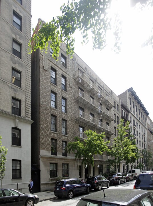 539 W 112th St in New York, NY - Building Photo