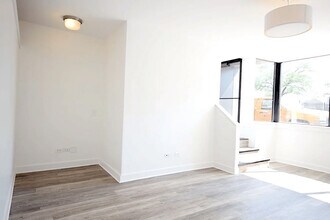 946 W Montrose Ave in Chicago, IL - Building Photo - Building Photo