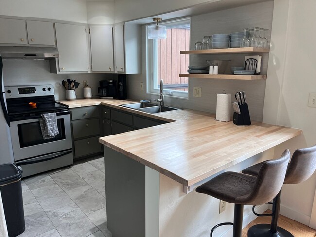 property at 12 W Hayes St