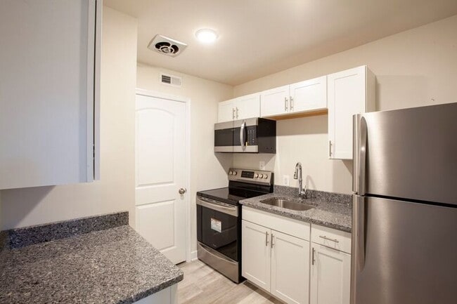 1000 Monticello Rd in Charlottesville, VA - Building Photo - Building Photo