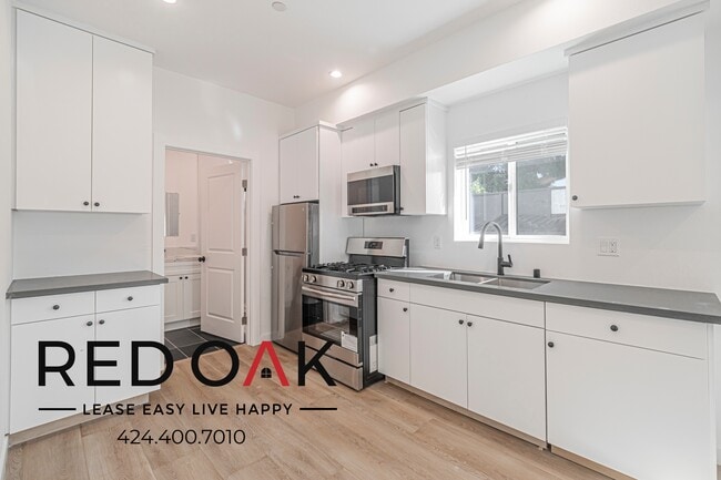 7632 Morella Ave in Los Angeles, CA - Building Photo - Building Photo