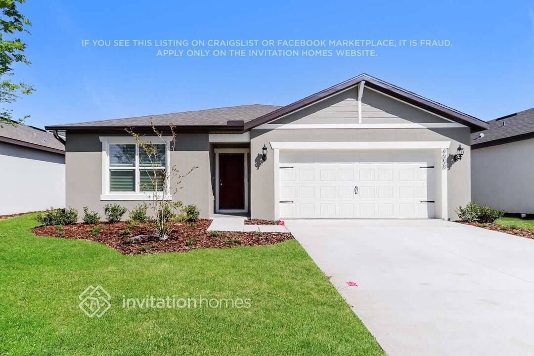 4050 Feldspar Ln in Spring Hill, FL - Foto de edificio