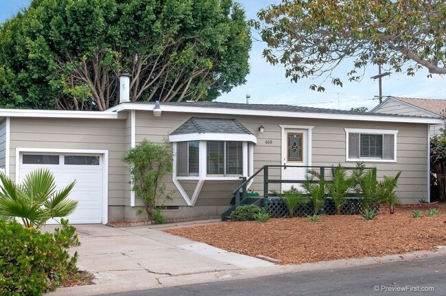 610 Monterey Dr in Oceanside, CA - Foto de edificio - Building Photo