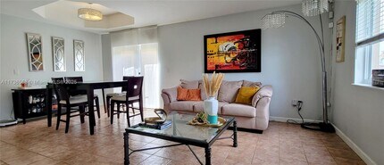8760 SW 213th Ln in Cutler Bay, FL - Foto de edificio - Building Photo
