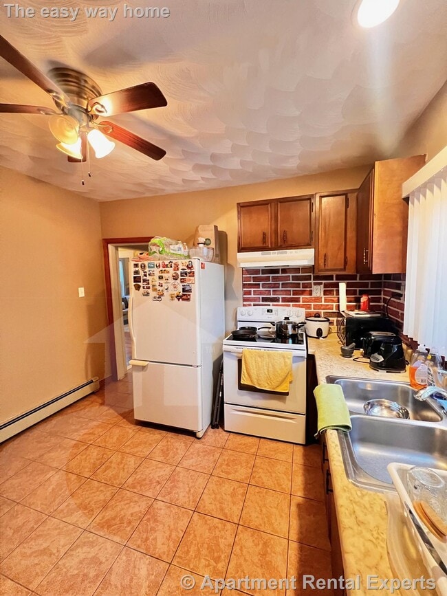 122 Willis Ave