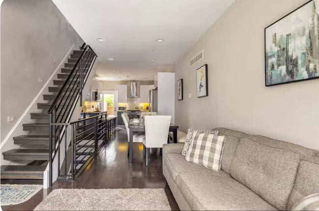 property at 1514 S Bouvier St