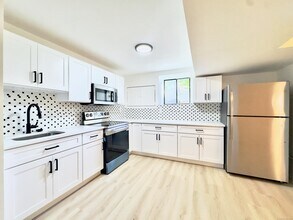 5 Van Buskirk Ave in Stamford, CT - Building Photo - Building Photo