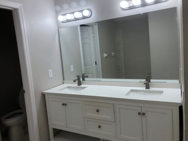 property at 12043 Centralia Rd