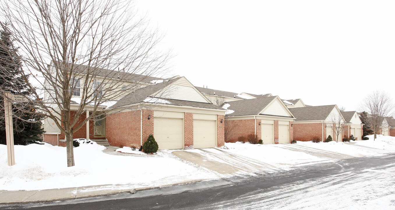 Turnberry Village in Ann Arbor, MI - Foto de edificio