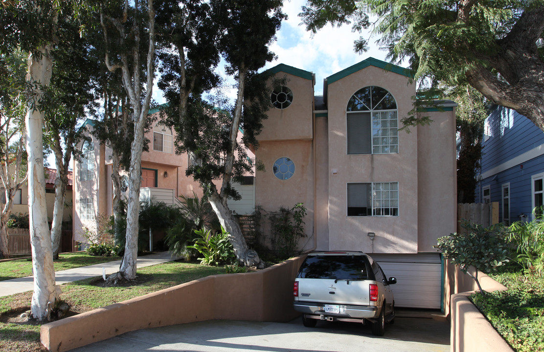 Thomas Apartments in San Diego, CA - Building Photo