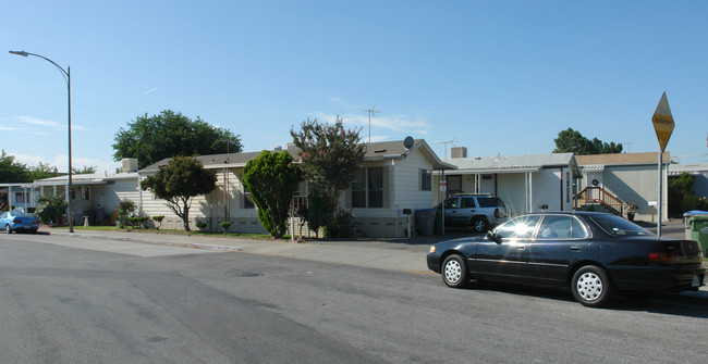 661 Bonita Ave in San Jose, CA - Building Photo - Building Photo