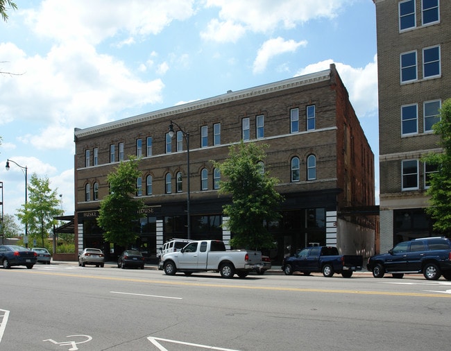 405 Hay St in Fayetteville, NC - Foto de edificio - Building Photo