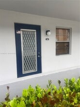 7897 Golf Cir Dr in Margate, FL - Building Photo - Building Photo