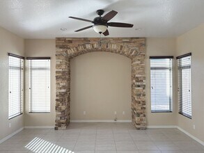 321 W Pecan Pl in Tempe, AZ - Building Photo - Building Photo