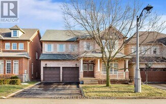 3322 Raspberry Bush Trail in Oakville, ON - Building Photo