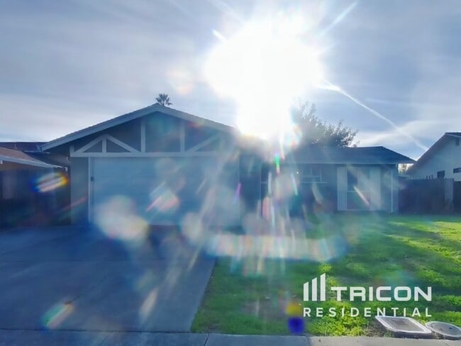 property at 1276 Alderwood Way