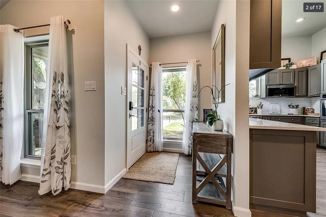 7713 Salzburg Dr in Rowlett, TX - Foto de edificio - Building Photo