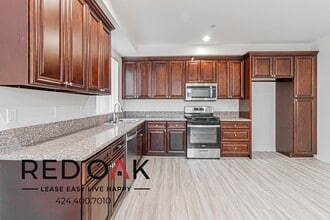 6829 Simpson Ave in Los Angeles, CA - Building Photo - Building Photo