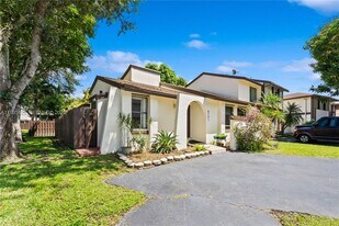 6701 SW 129th Ct in Miami, FL - Building Photo