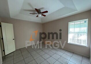 1817 Tierra Dulce Dr in Edinburg, TX - Building Photo - Building Photo