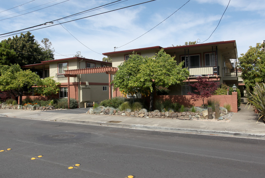 527-529 Elm St in San Carlos, CA - Building Photo