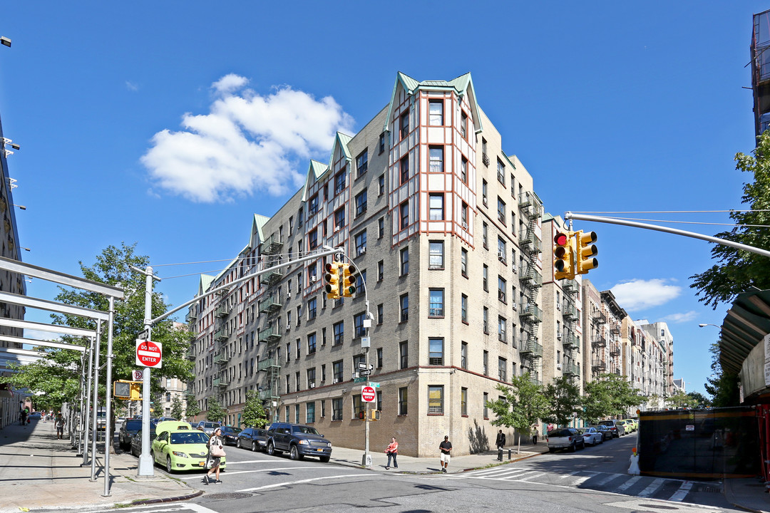 35 Hamilton Pl in New York, NY - Building Photo