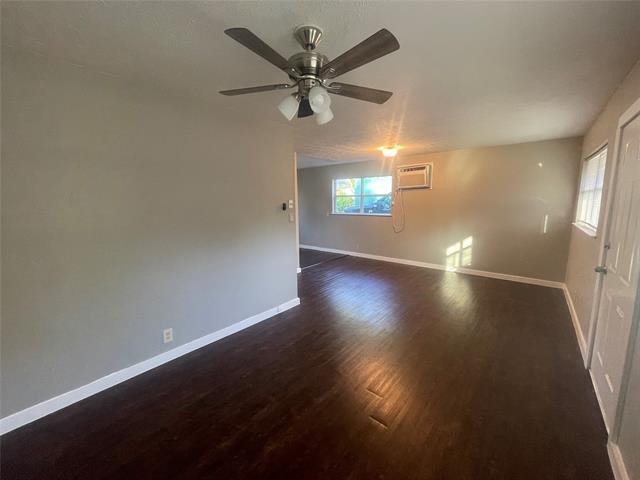 607 W Atchley Dr in Alvarado, TX - Building Photo - Building Photo