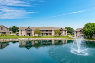 Fountain Park in De Pere, WI - Building Photo - Building Photo