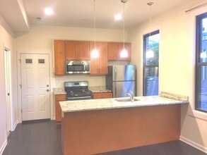 1421 W Huron St in Chicago, IL - Building Photo - Building Photo