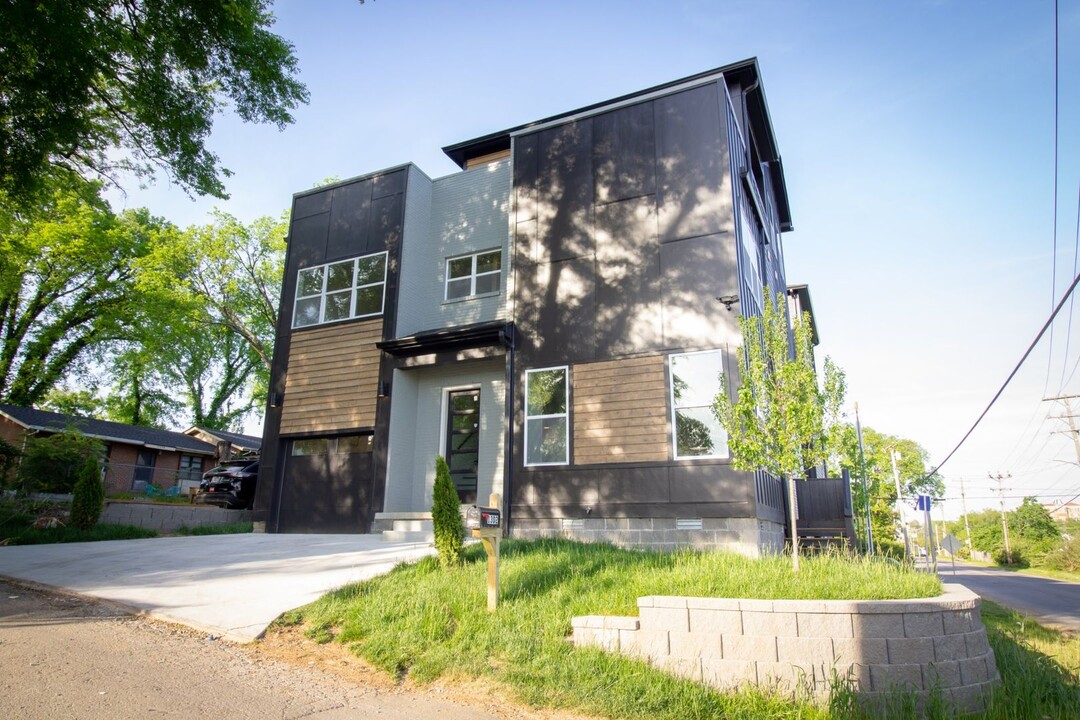 1302 Cass St in Nashville, TN - Building Photo