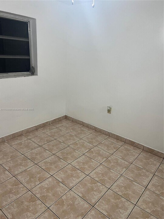 1880 SW 9th St-Unit -1 in Miami, FL - Building Photo