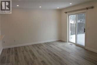 532 Mariner Dr in Waterloo, ON - Building Photo - Building Photo