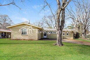 3524 Flamingo Rd SW in Huntsville, AL - Building Photo