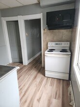 228 S Pine St, Unit 1 in York, PA - Building Photo - Building Photo