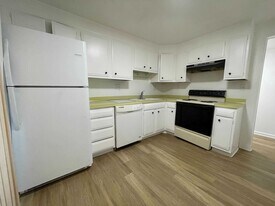 12121 W Nevada Dr in Lakewood, CO - Building Photo