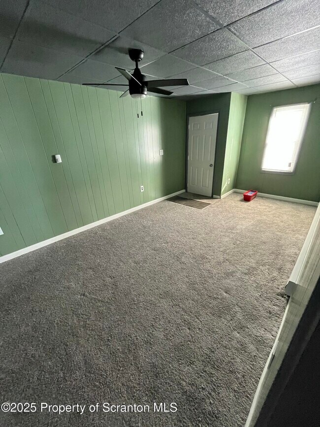 258 Main St in Dupont, PA - Building Photo - Building Photo