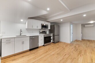 523 Danbury Rd in Wilton, CT - Building Photo - Building Photo