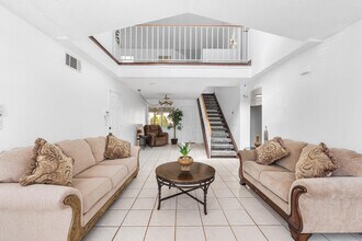 42851 Lemonwood Dr in Lancaster, CA - Building Photo - Building Photo